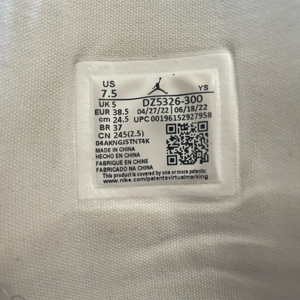 WMNS AIR JORDAN 1 MID SE - Picture 8 of 15